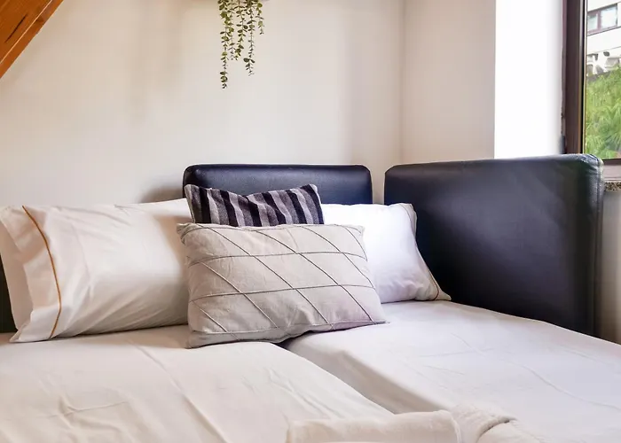 Cozy Loft W Poll Near Porto Cellars