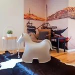 Cozy Loft W Poll Near Porto Cellars Apartment