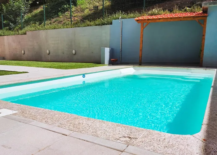 Cozy Loft W Poll Near Porto Cellars