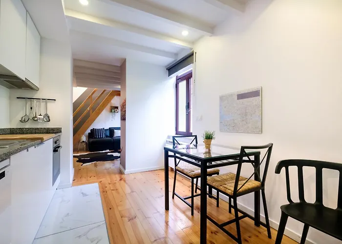 Cozy Loft W Poll Near Porto Cellars شقة *