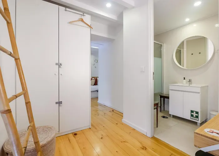 Cozy Loft W Poll Near Porto Cellars *