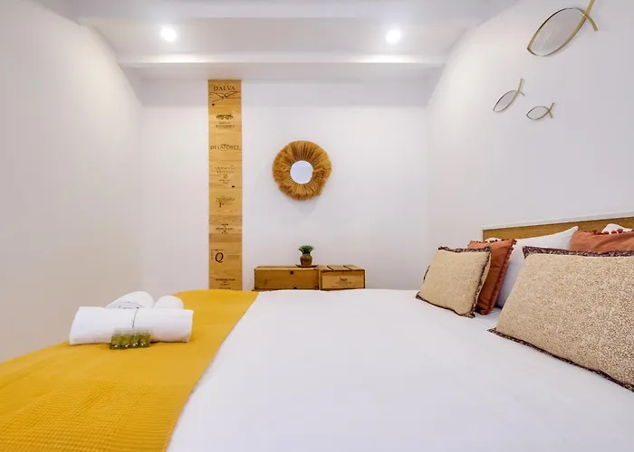 Cozy Loft W Poll Near Porto Cellars شقة فيلا نوفا دي غايا