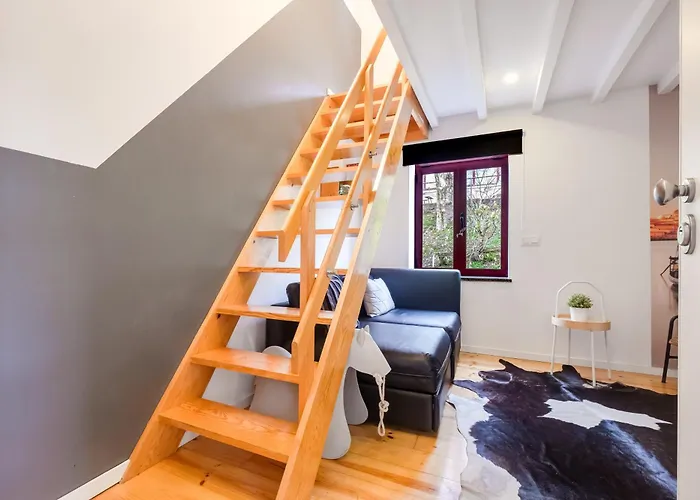 Cozy Loft W Poll Near Porto Cellars